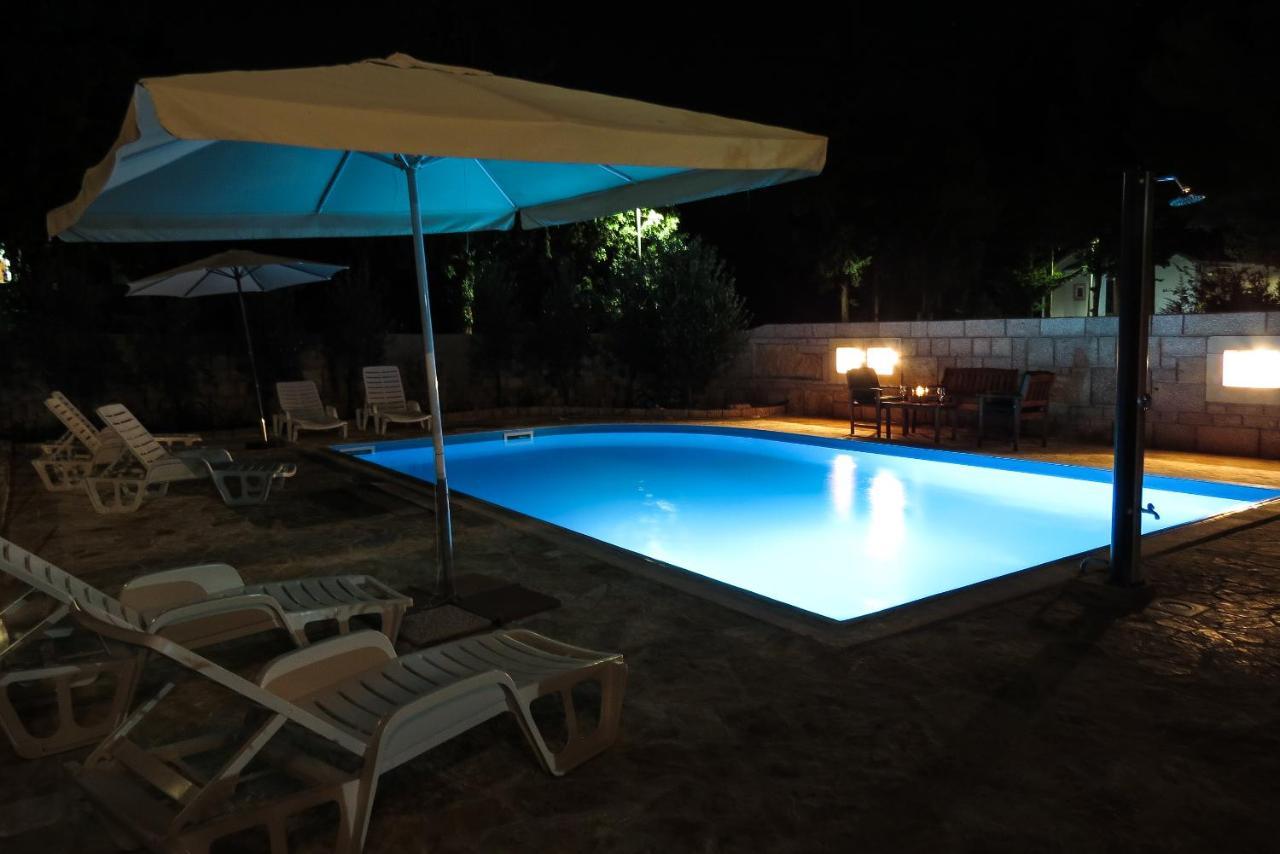 Bungalow Vice With Pool Pakoštane Buitenkant foto