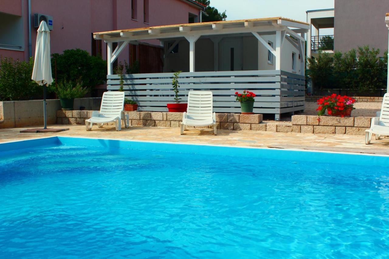 Bungalow Vice With Pool Pakoštane Buitenkant foto