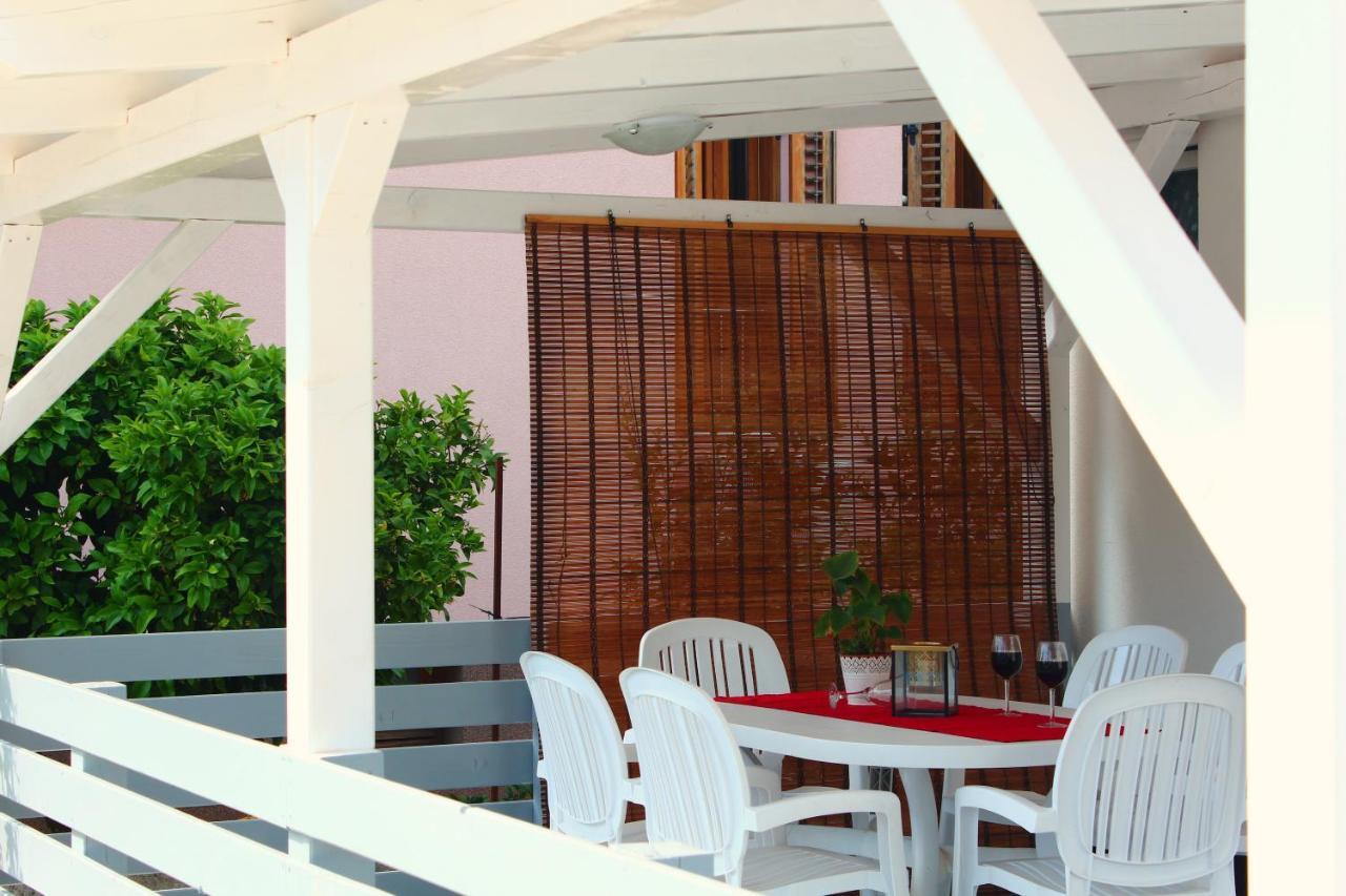 Bungalow Vice With Pool Pakoštane Buitenkant foto