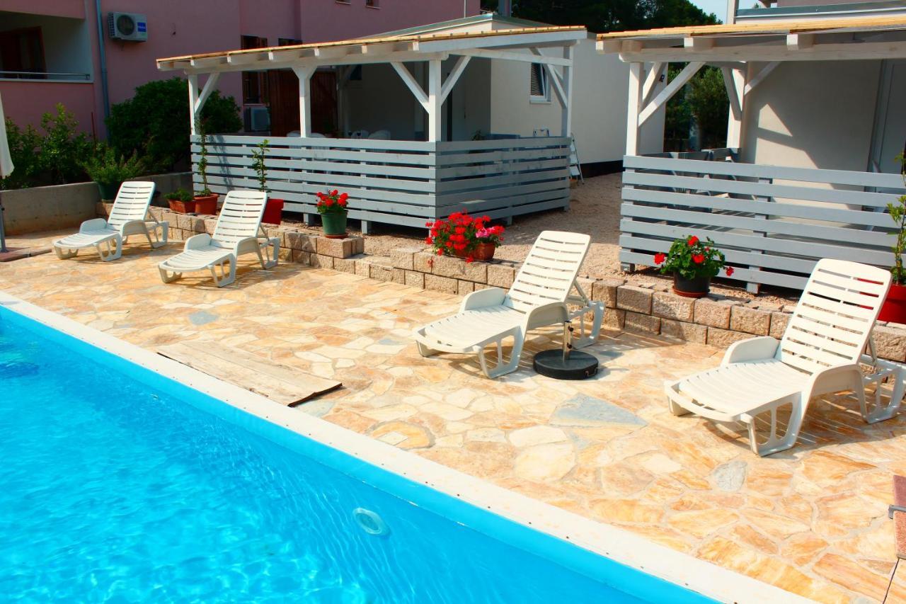 Bungalow Vice With Pool Pakoštane Buitenkant foto