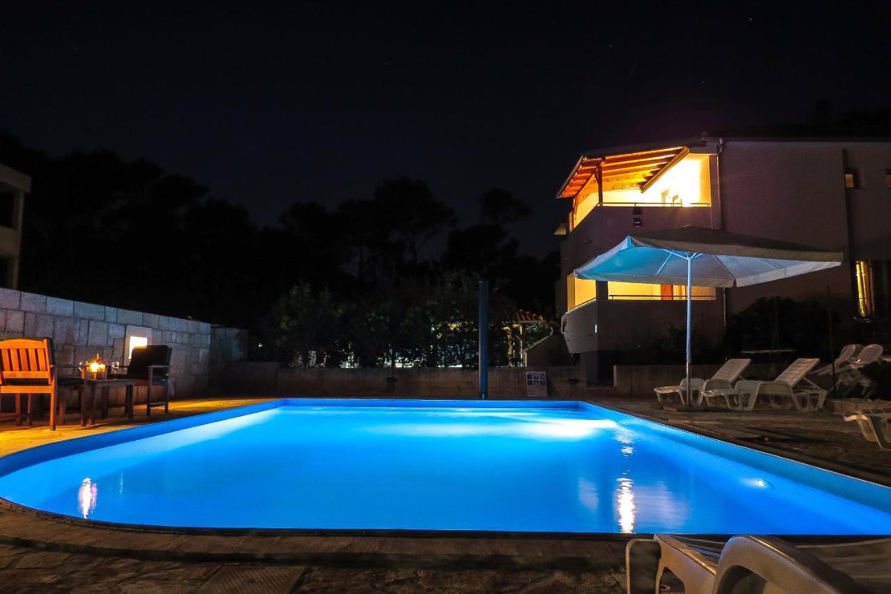 Bungalow Vice With Pool Pakoštane Buitenkant foto
